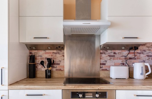 Castlefield Apartment | Stylish 2-Bed Apartment with Large Balcony