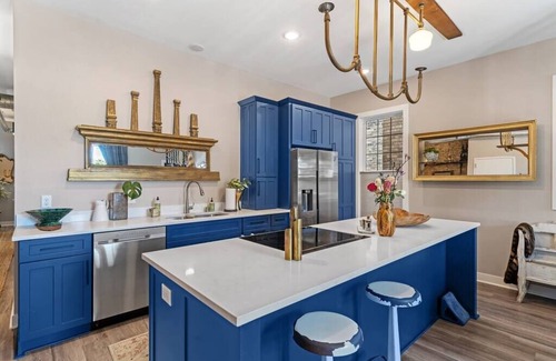 Fifth Ward Condo | Stylish 2 bdrm w/Garage & Yard