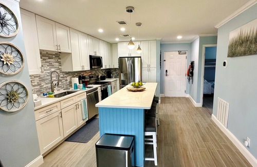 Tierra Verde Condo | Stylish 2 bed - 2 bath Condo. Completely remodeled