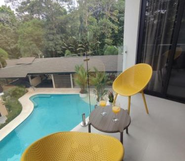 Jaco Apartment | Stylish 2 bed and 2 bath condo with mountain and pool view in Jacó