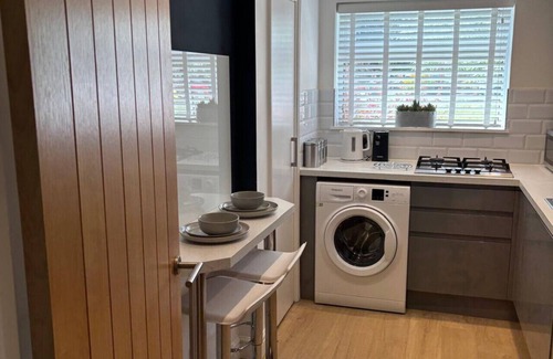 Cambridge Apartment | Stylish 2 bed Apartment - Walk to Addenbrookes