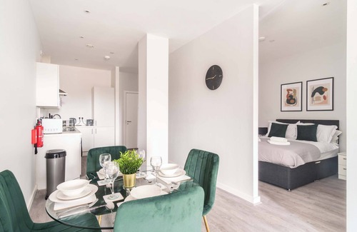 Crosby Apartment | Stylish 2 Bed Apartment in Waterloo, Liverpool