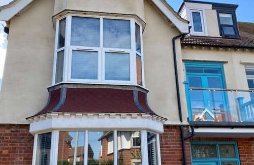 Sheringham Apartment | Stylish 2 Bed Apt, 2 Minute Walk From The Beach.