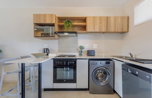 Umhlali Apartment | Stylish 2-Bed, Ballito l Balcony & Pool