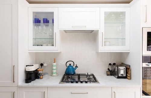 Chichester House | Stylish 2 Bed City Stay