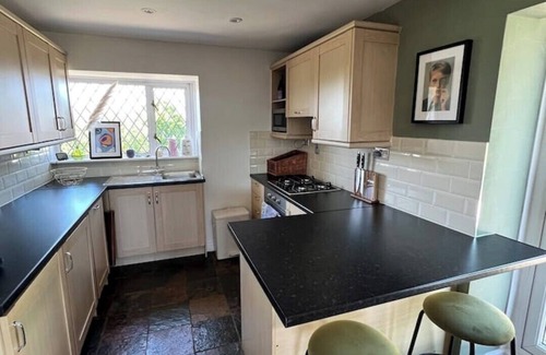 Fifield Apartment | Stylish 2 bed in Windsor & Maidenhead