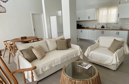 Lahania Villa | Stylish 2-bed Private Villa Vrachos with Pool 2 min from beach!