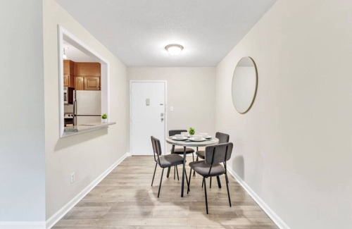 Crabtree Apartment | Stylish 2 Bed Suite—in Crabtree Valley Raleigh!