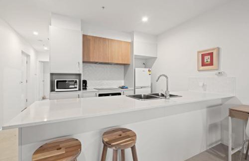 Taylor Apartment | Stylish 2-Bed Townhouse with Balcony