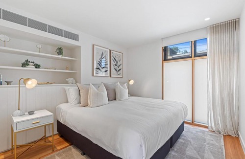 Carlton South House | Stylish 2-bed Victorian Terrace in Carlton