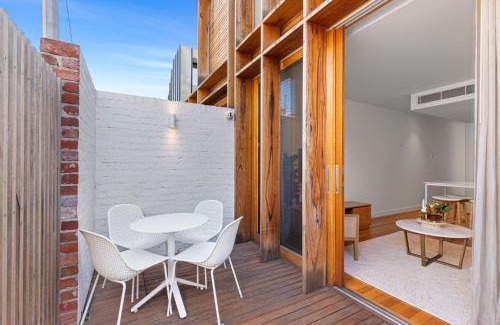 Carlton South House | Stylish 2-bed Victorian Terrace in Carlton