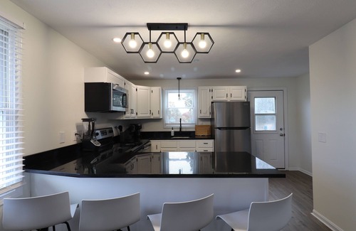 Providence Apartment | Stylish 2 Bedroom Apartment, Close to Everything!