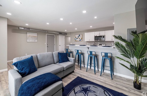 West Arlington Apartment | Stylish 2 bedroom 2bath with all the bells and the whistles In Arlington Texas