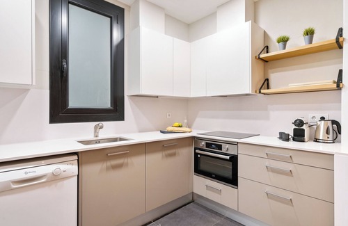 La Nova Esquerra de l'Eixample Apartment | Stylish 2-Bedroom Apartment in Eixample, Near Plaza Espanya