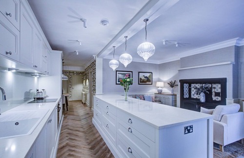 Courtfield Apartment | Stylish 2 bedroom apartment with private courtyard garden