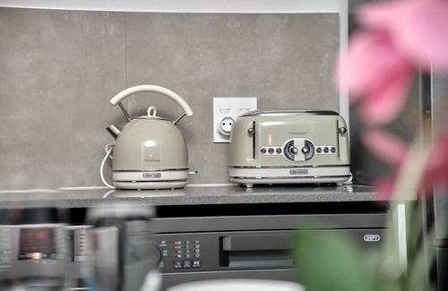 Greater Johannesburg Metropolitan Area Apartment | Stylish 2-Bedroom Apartment with Gym, Pool, Wi-Fi in Prime Lonehill Location.