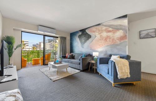 East Perth Apartment | Stylish 2-Bedroom Apartment in the Heart of Perth