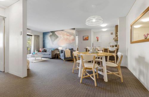 East Perth Apartment | Stylish 2-Bedroom Apartment in the Heart of Perth