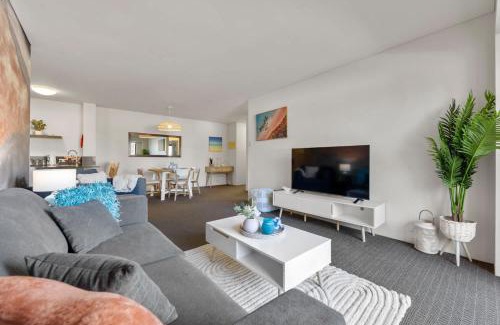 East Perth Apartment | Stylish 2-Bedroom Apartment in the Heart of Perth