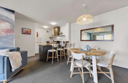 East Perth Apartment | Stylish 2-Bedroom Apartment in the Heart of Perth