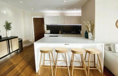 York Apartment | Stylish 2-Bedroom Apartment Near York Minster, Rydale House - Sleeps 4