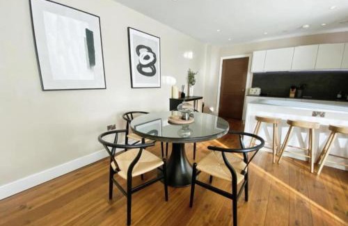 York Apartment | Stylish 2-Bedroom Apartment Near York Minster, Rydale House - Sleeps 4