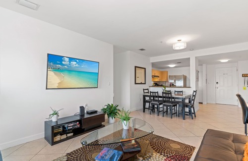 Coral Way Condo | Stylish 2-Bedroom Apt, Free Parking, Walkable