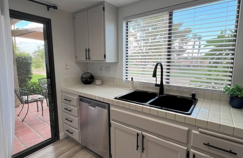 Palm Desert Condo | Stylish 2-bedroom condo in Palm Desert with WiFi, AC, and a golf course!