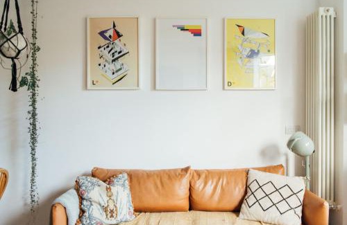 North Finchley Apartment | Stylish 2 Bedroom Flat with a Private Sauna