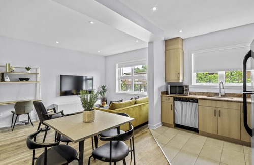 Little Italy Apartment | Stylish 2-Bedroom Haven by Jean Talon Market
