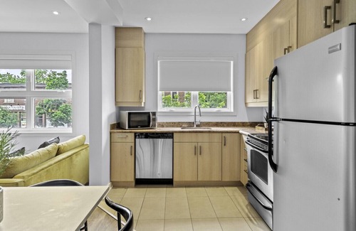 Little Italy Apartment | Stylish 2-Bedroom Haven by Jean Talon Market