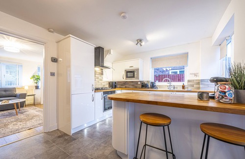 Blacon House | Stylish 2 bedroom house in quiet suburb of Chester Sleeps 6 by Restfully