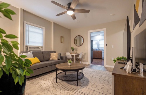 Dover Apartment | Stylish 2 Bedroom, Pet friendly w/fenced-in yard, Laundry, Private Entrance