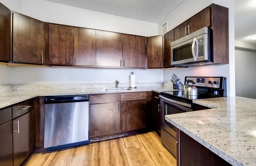 White Plains Apartment | Stylish 2 Bedroom, 40-Min Train to/from NYC