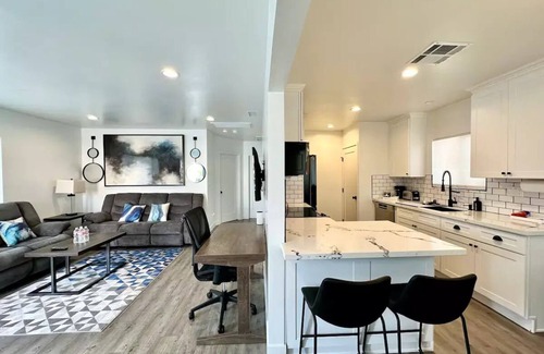 Gardena Apartment | Stylish 2 BR house close to the beaches and L.A. city life!