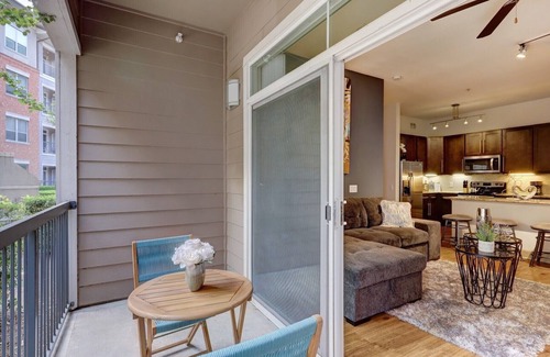 Texas Medical Center Apartment | Stylish 2 BR in the Med Center near NRG Stadium
