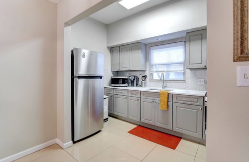 McGinley Square Apartment | Stylish 2 BR - Quiet Street - Minutes to NYC