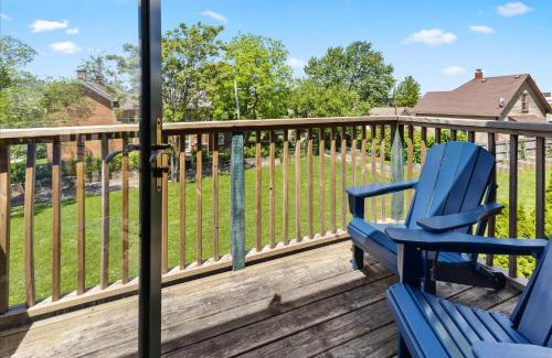 Holy Cross House | Stylish 2-Story Retreat w Balcony & Parking