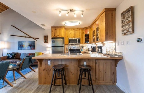 Carnelian Woods Condo | Stylish 2BD in Carnelian Bay