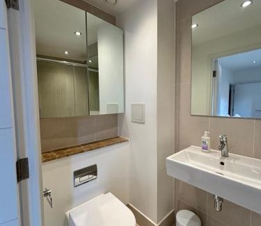 Golborne Apartment | Stylish 2BD Near Notting Hill