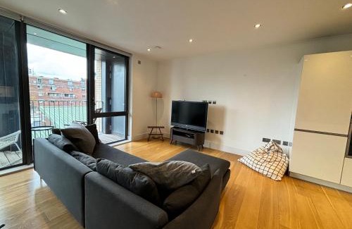 Golborne Apartment | Stylish 2BD Near Notting Hill