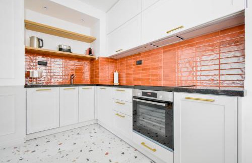 Sofia City Center Apartment | Stylish 2BD with Balcony & Desk near Vitosha Blvd