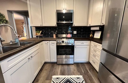 Rolla House | Stylish 2Bdrm Bungalow | Walkable + Well Equipped