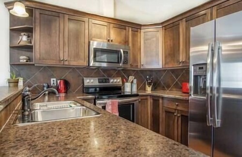 East Kootenay Apartment | Stylish 2Bed 2Bath Near Hot Springs!