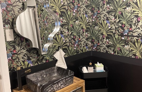 Brewerytown Apartment | Stylish 2bedroom Apartment Minutes from Art Museum