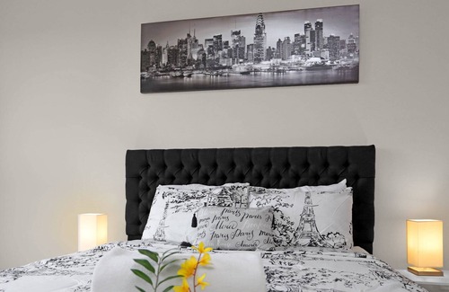 Fairfax Apartment | Stylish 2Bedroom Deluxe Central Fairfax- Free Parking