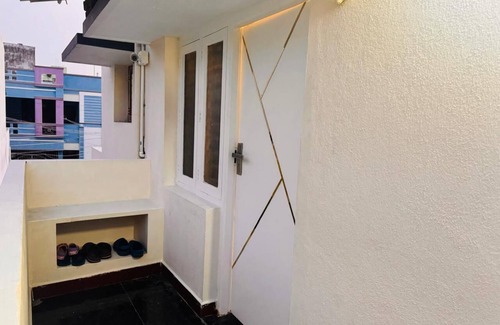 Bharathidasan Nagar Apartment | Stylish 2bhk apartment for 4 guests with WiFi, power backup andAC in Puducherry