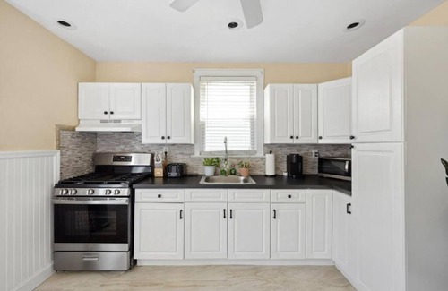 Jersey City Apartment | Stylish 2BR Apartment Near NYC