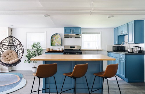 Logan Square Apartment | Stylish 2BR Apt in Irving Park