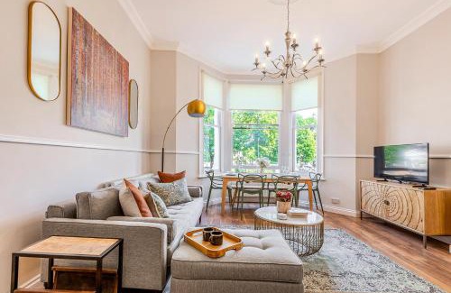 North Kensington Apartment | Stylish 2BR flat with terrace in North Kensington